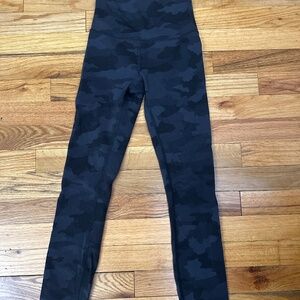Black camo lululemon wunder train leggings size 2, length 25